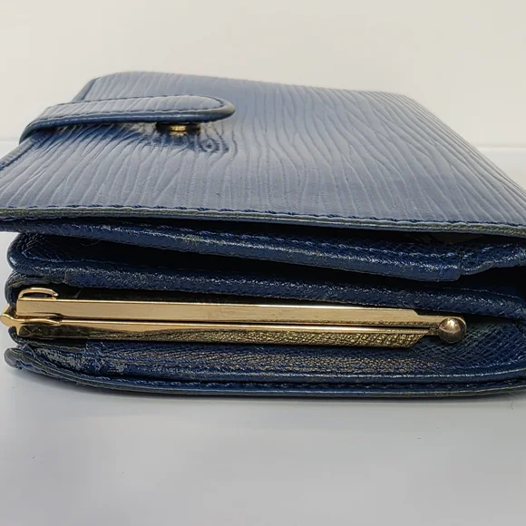 Louis Vuitton Epi Kisslock Wallet - Picture 4 of 9